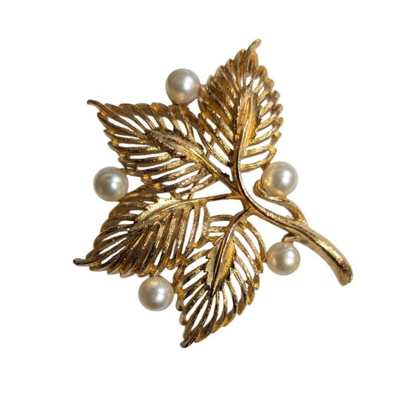 Vintage Lisner Gold Tone Leaf Brooch With Faux Pearls - Picture 3 of 9